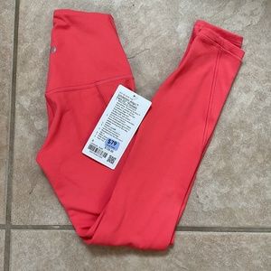 NWT Lululemon size 0 aligns w pockets
